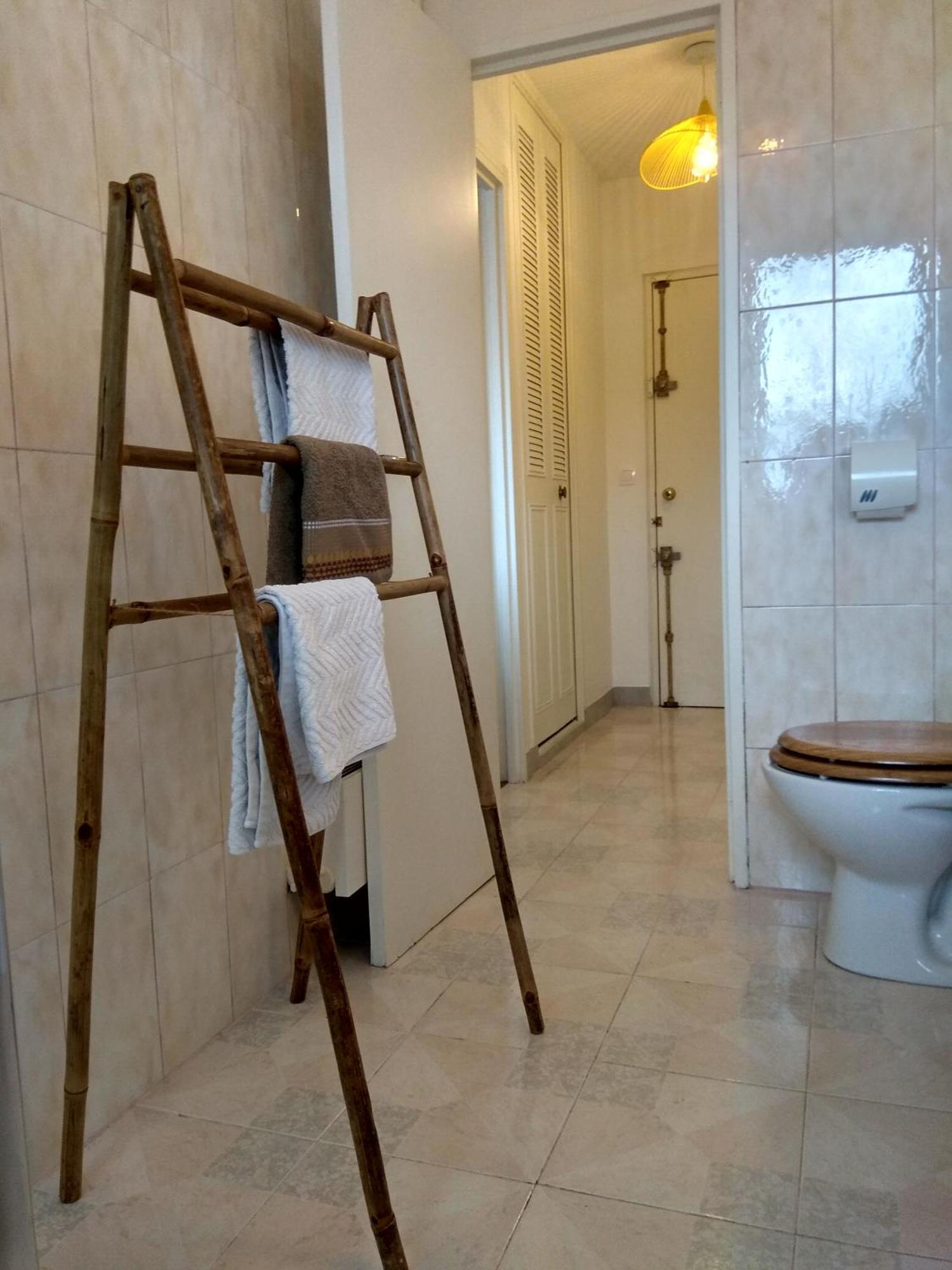 Budget Apart With Balcony And Great View Saint-Denis  Exterior foto